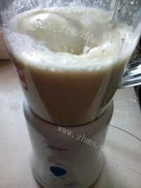 香糯爽滑的香蕉奶昔做法图解4)
