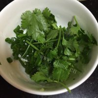 鲜嫩可口凉拌木耳做法图解3)