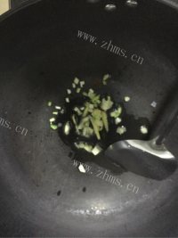 特色美食青椒肉丝做法图解3)