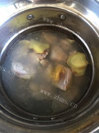 家常菜香菇炖土鸡做法图解3)