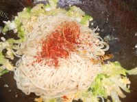 美味的芽白炒米粉做法图解9)