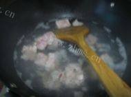 营养的胡萝卜烧排骨做法图解2)