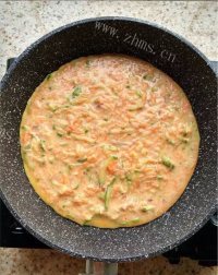 香甜美味的西葫芦早餐饼做法图解9)