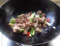 家常菜酸辣鸡胗做法图解6)