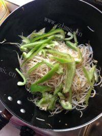 家常菜炒绿豆芽做法图解5)