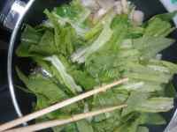 好喝的平菇肉片蔬菜汤做法图解9)