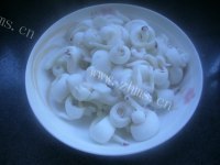 美味的洋葱炒鱿鱼做法图解4)