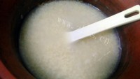 诱人的红枣小米粥做法图解7)