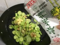 家常菜黄瓜炒鸡蛋做法图解6)