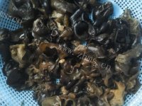 色泽鲜亮的木耳炒肉做法图解1)