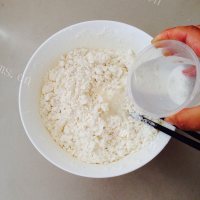 喷香的蟹壳黄烧饼做法图解4)