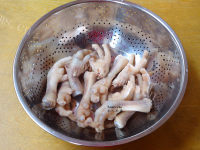 广式开胃蒸凤爪做法图解3)