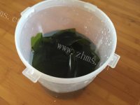 独特的海带排骨汤做法图解2)