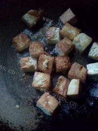 糖醋豆腐丁做法图解2)
