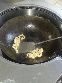 最爱的腰果虾仁做法图解4)