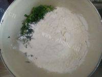 家常的菠菜鸡蛋饼做法图解3)
