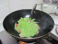 家常菜莴笋烧肉做法图解7)