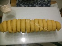 美味的南瓜绣球豆沙包做法图解6)