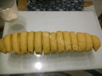 美味的南瓜绣球豆沙包的做法图解六