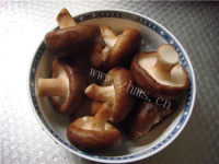 美味的孜然烤香菇做法图解1)