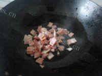 美味的培根蛋炒饭做法图解3)