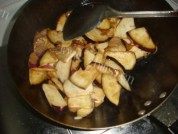 家常菜肉片炒茄子做法图解4)