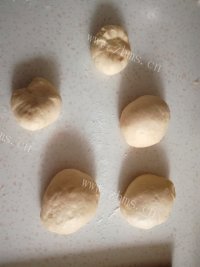 鲜美可口的牛奶土司做法图解4)