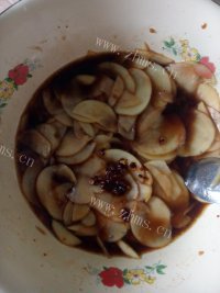 美味的烤土豆片做法图解4)