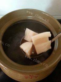 美味的红豆莲藕汤做法图解6)