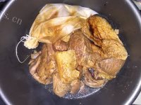 卤牛腱子做法图解6)