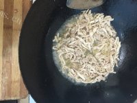 美味的青椒丝炒肉丝做法图解5)