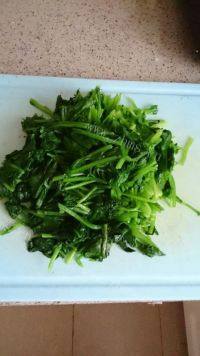 家常菜蒜蓉菠菜做法图解6)