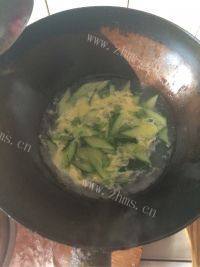 美味的紫菜蛋花汤做法图解4)