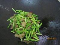「首发」蒜苔炒肉片做法图解6)