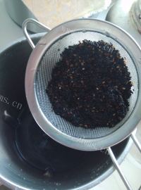 美味的黑芝麻糊做法图解4)