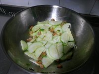 家常菜西葫芦炒海米做法图解6)