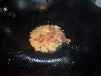 简单的香肠蛋炒饭做法图解10)