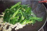 蒜蓉炒菠菜做法图解6)