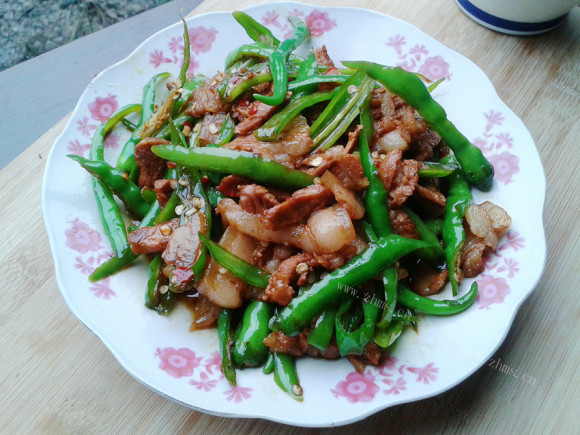香喷喷的辣椒炒肉