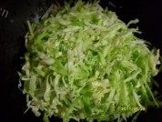 圆白菜炒饼做法图解6)