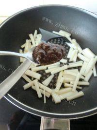 家常青椒肉丝炒年糕做法图解7)