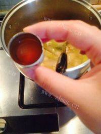 枸杞鸡汤做法图解3)