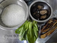 美味的腊肉煲仔饭做法图解1)