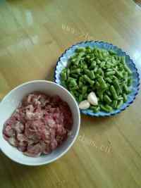 美味的孜香四季豆炒肉做法图解2)