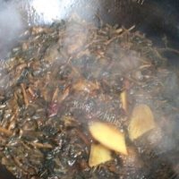 美味的梅干菜扣肉做法图解5)
