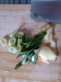 简单版芹菜炒肉丝做法图解1)