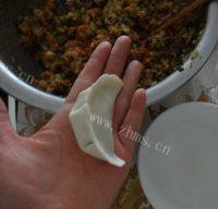 美味芹菜木耳蒸饺做法图解17)