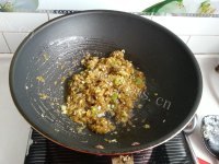 美味的剁椒蒸鱼头做法图解6)