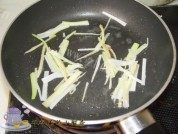 美味的芫爆里脊丝做法图解8)