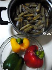 美味三色椒炒蛏子肉做法图解1)